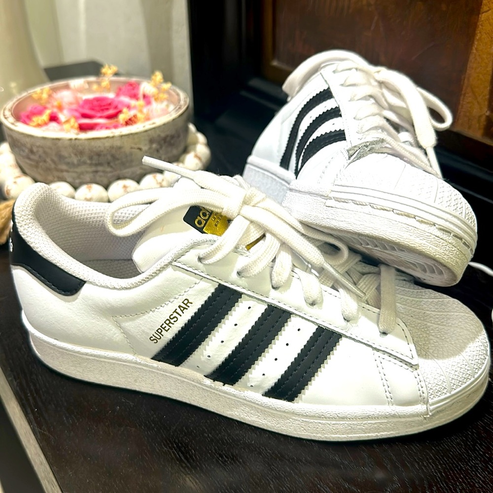 Kids Adidas Superstar (originals).